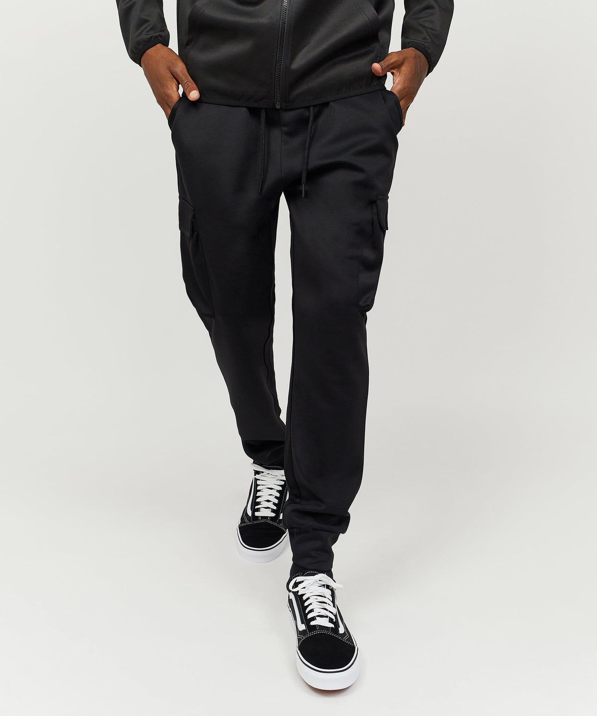 Reason Clothing Signature | Hester Tech Fleece Cargo Slim Fit Sweatpants