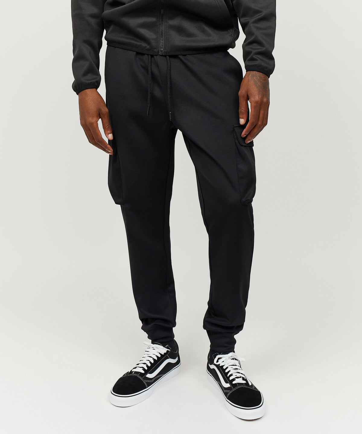 Reason Clothing Signature | Hester Tech Fleece Cargo Slim Fit Sweatpants